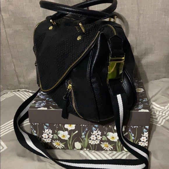 •Steve Madden Purse - Picture 6 of 8